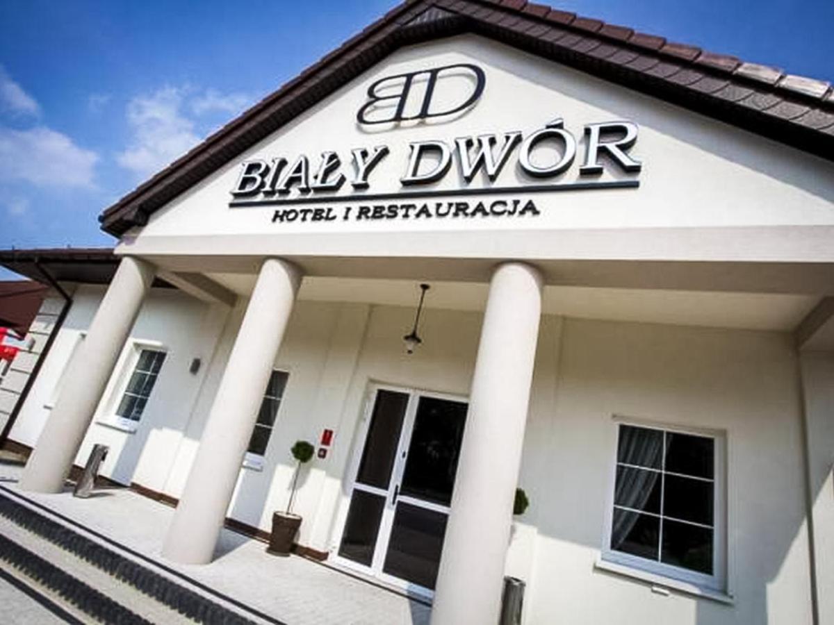 مبيت وإفطار Rychwal Bialy Dwor المظهر الخارجي الصورة